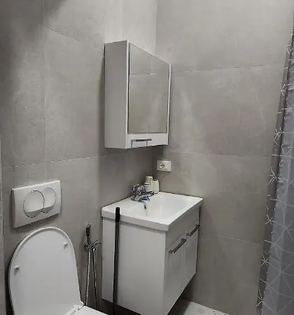 Like Shallvaret Centre Daire Tiran