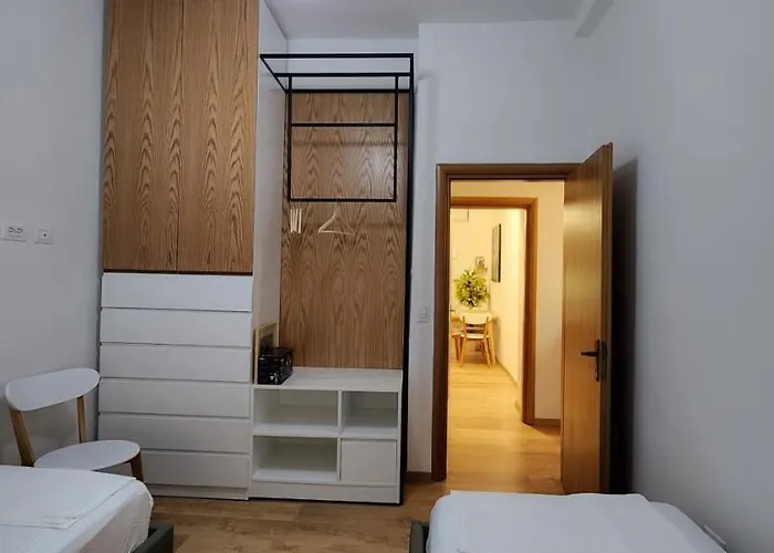 Like Shallvaret Centre